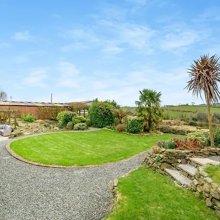 4 Bed In Looe 90933 *