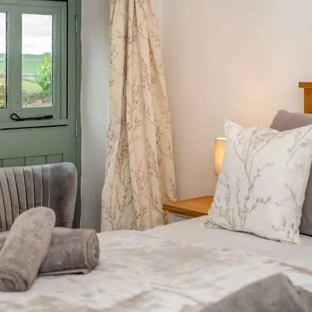 4 Bed In Looe 90933 Holiday home