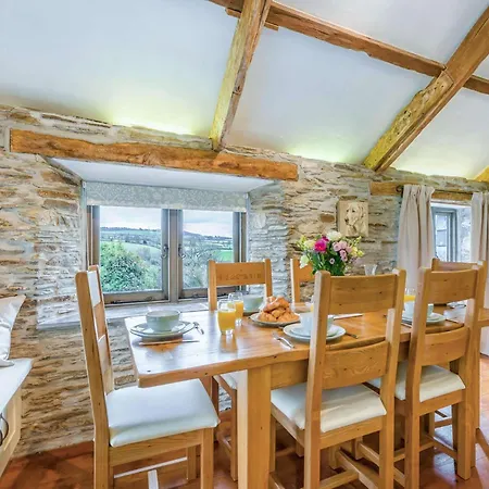 4 Bed In Looe 90933 Holiday home *